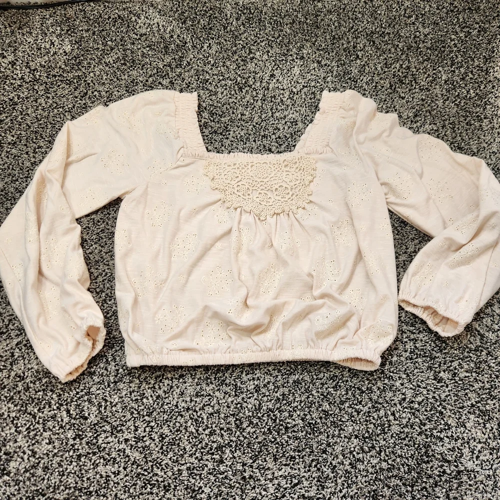 CoCo & Jaimeson Squared Neckline Cream Beige Long Sleeve Top Size Medium Cropped